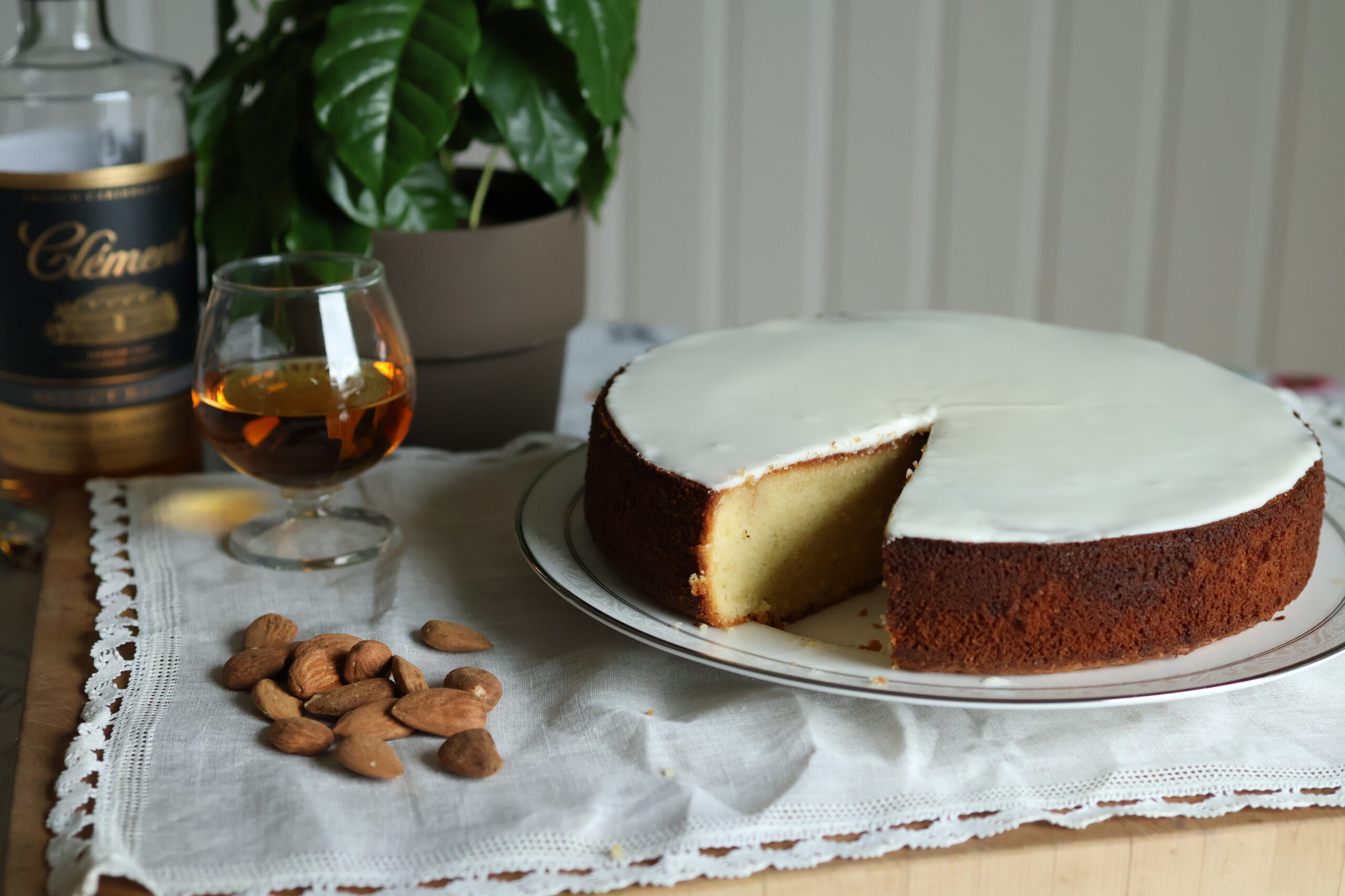 Gâteau Nantais - Almond Rum Cake from Nantes Frances. Gâteau de Nantes. French almond rum cake. Rum cake. Rum cake from France. Rum Cake from Nantes