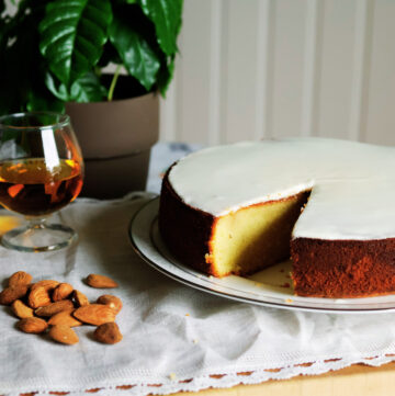 Gâteau Nantais - Almond Rum Cake from Nantes Frances. Gâteau de Nantes. French almond rum cake. Rum cake. Rum cake from France. Rum Cake from Nantes