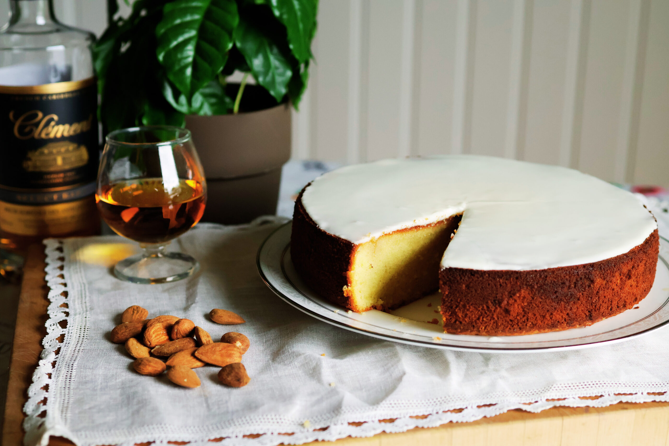 Gâteau Nantais - Almond Rum Cake from Nantes Frances. Gâteau de Nantes. French almond rum cake. Rum cake. Rum cake from France. Rum Cake from Nantes