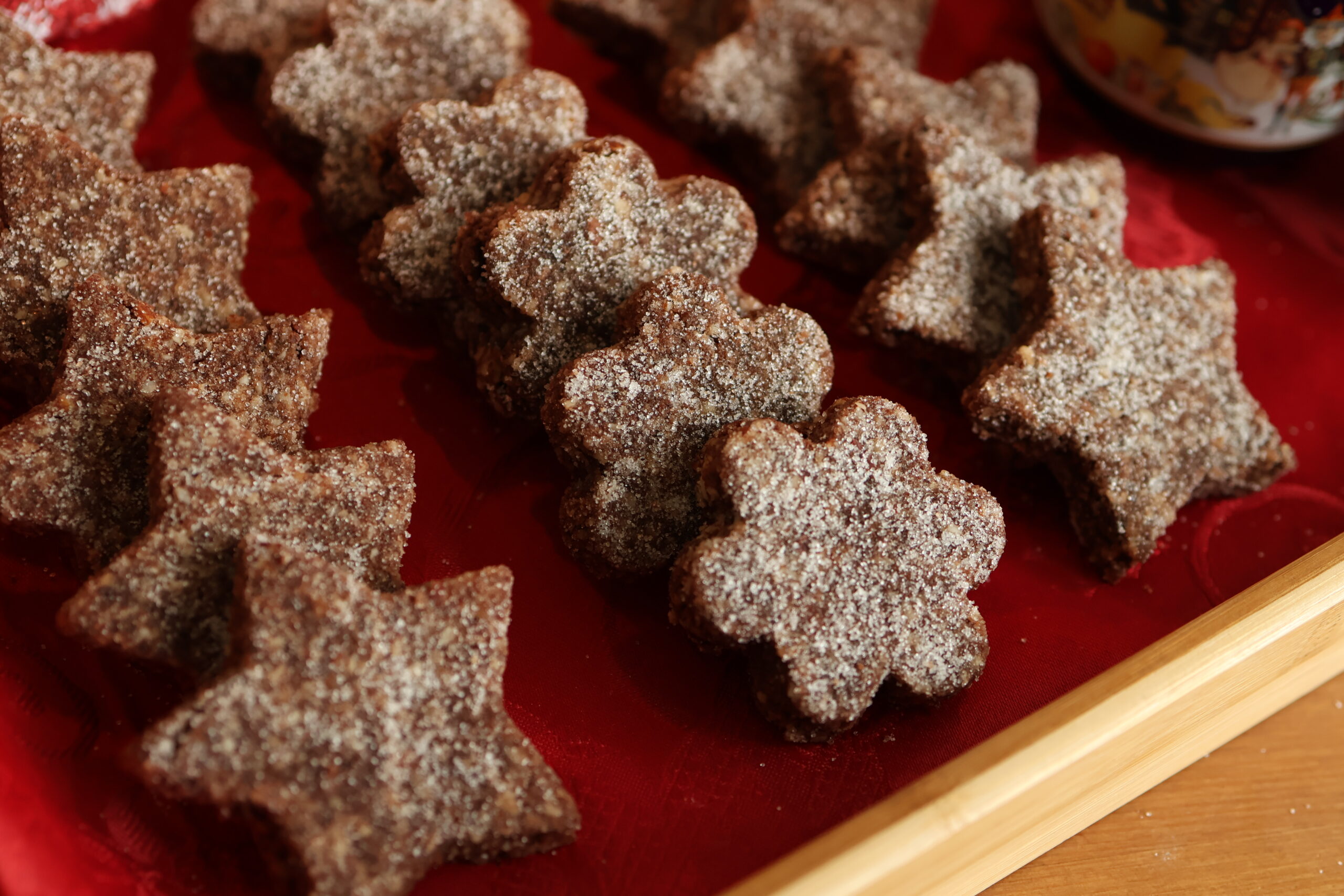 Basler Brunsli | Swiss Chocolate almond spice cookies